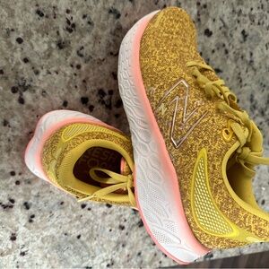Yellow/pink women’s New Balance size 9.5